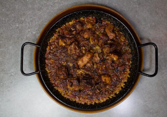 Paella Pollo y costilla de Cerdo